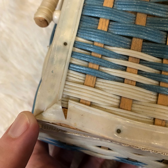 Vintage 1960s/70s Vinyl Wicker Mini Sewing Basket - Picture 10 of 13